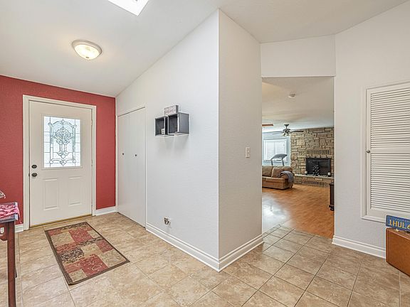 4th image of 1138 W Avenue J13