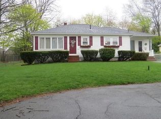 30 Ridgewood Cir, Lawrence, MA 01843