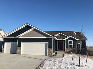 642 NW Autumn Crest Dr, Ankeny, IA 50023