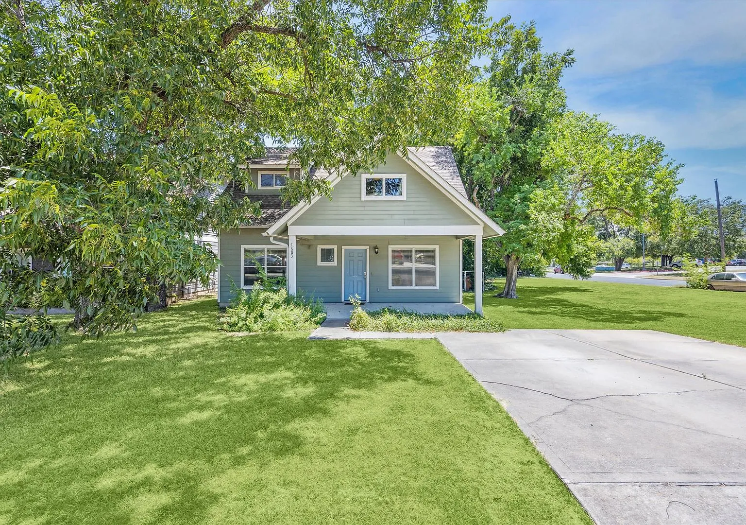3BD 2.5BA Corner Lot in North Austin - Available NOW! — Photo 1