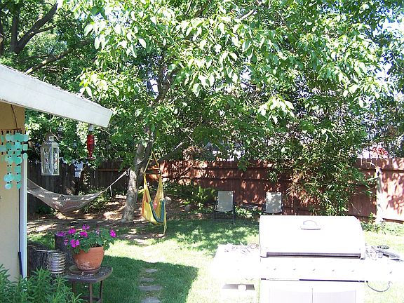 3rd image of 2913 Davenport Way