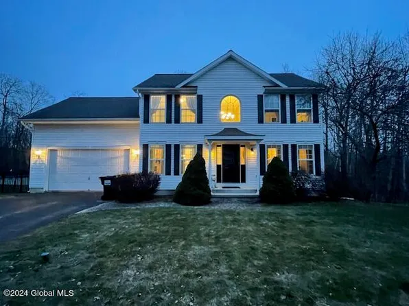 47 Cavalry Course, Mechanicville, NY 12118