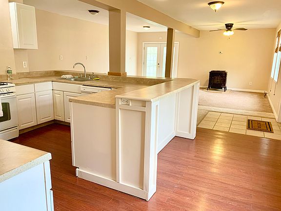 3rd image of 386 Pawling St