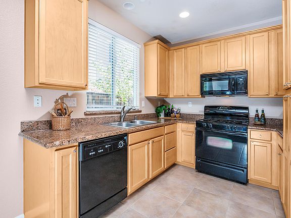 4th image of 8217 Crystal Walk Cir