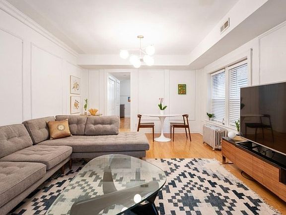 2nd image of 6234 N Broadway St APT 2