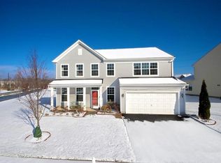 2 Flagstone Dr, Monroe Township, NJ 08831