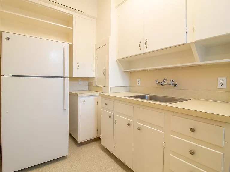 The Topanga Apartments — Photo 22