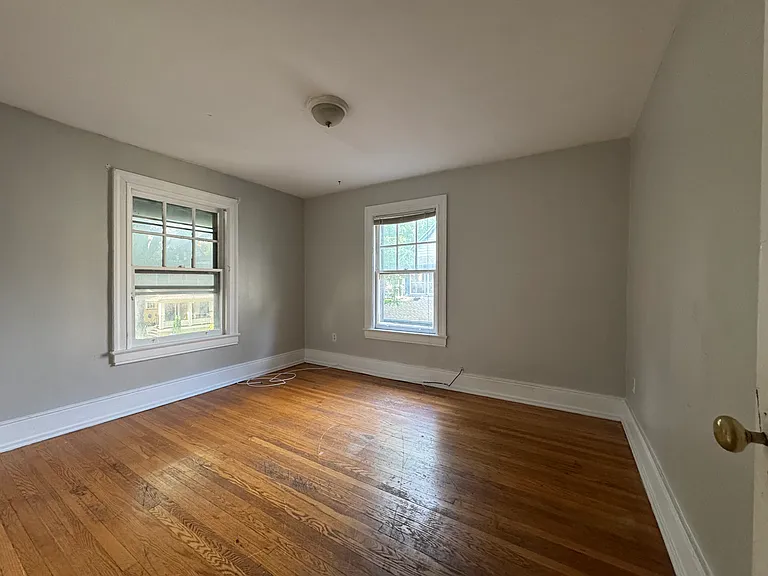 978 Harvard St — Photo 17