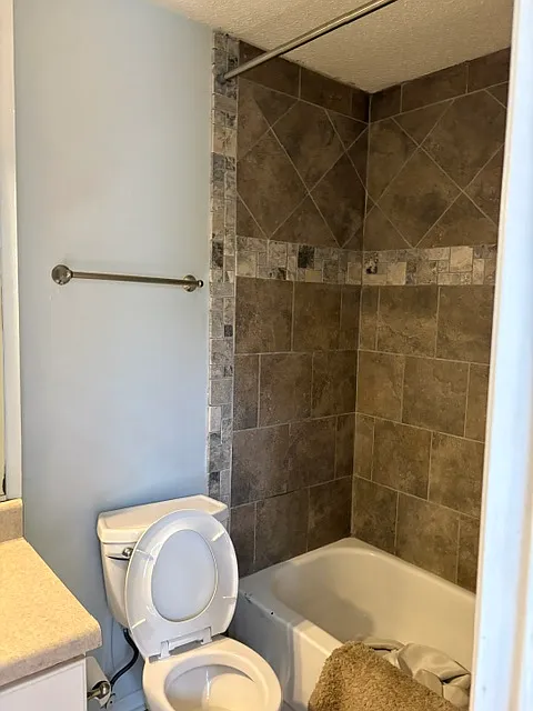 2 bed, 2.5 bath, 1206 sqft, $2,400 — Photo 2