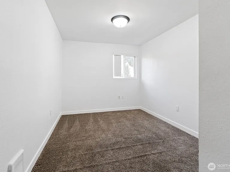3109 24th Avenue Ct SE — Photo 5