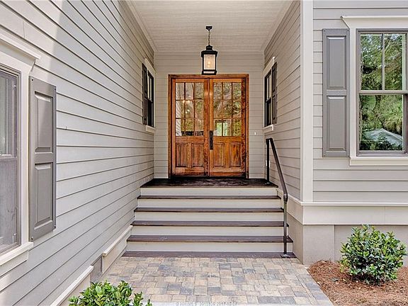 3rd image of 16 E Garrison Pl