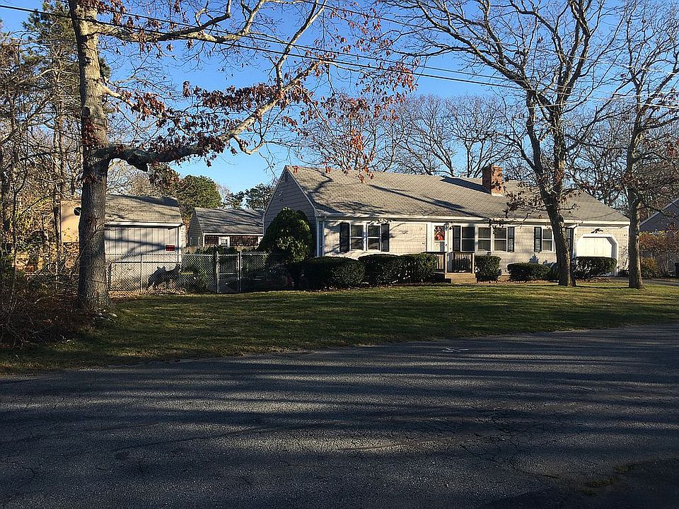 2nd image of 14 Compass Cir