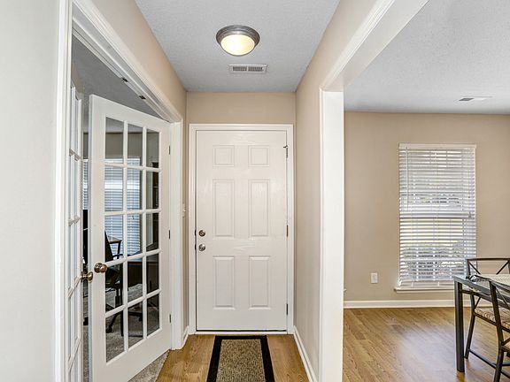 5th image of 128 Amsterdam Pl