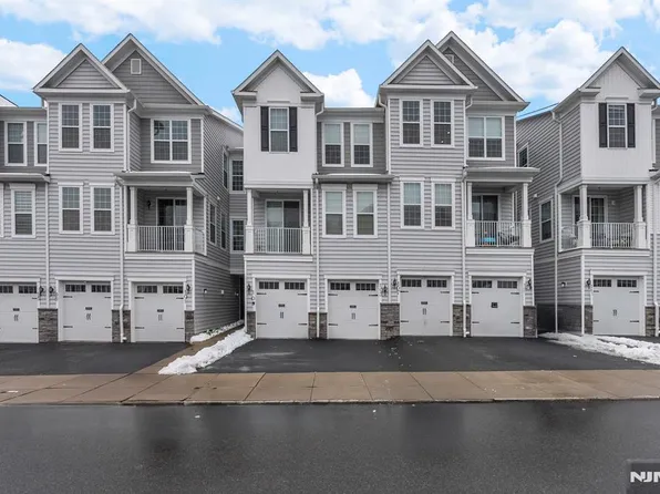 103 Sequoia Dr #2113, Cedar Grove, NJ 07009