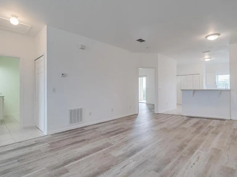 5612 Rose Garden Rd #204 — Photo 4