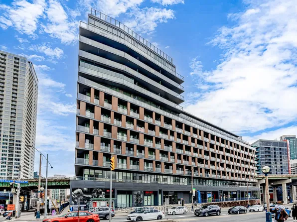 169 Fort York Blvd #216, Toronto, ON M5V 0C8