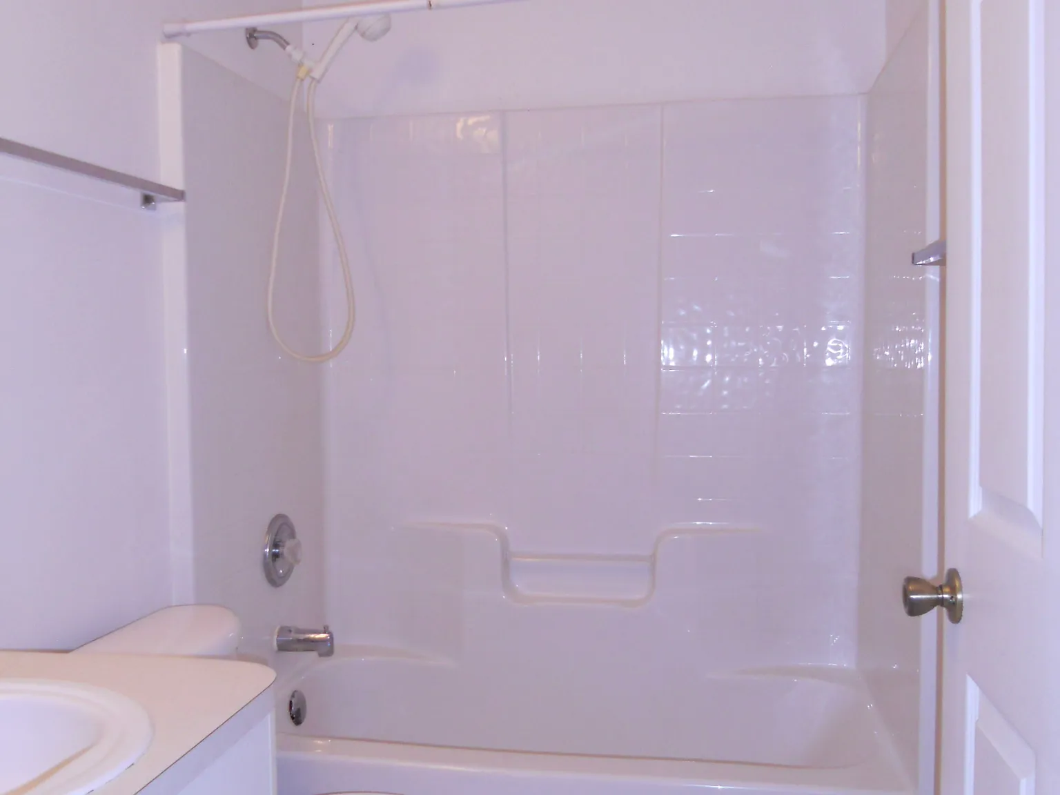 3 bed, 1510 sqft, $2,100 — Photo 2