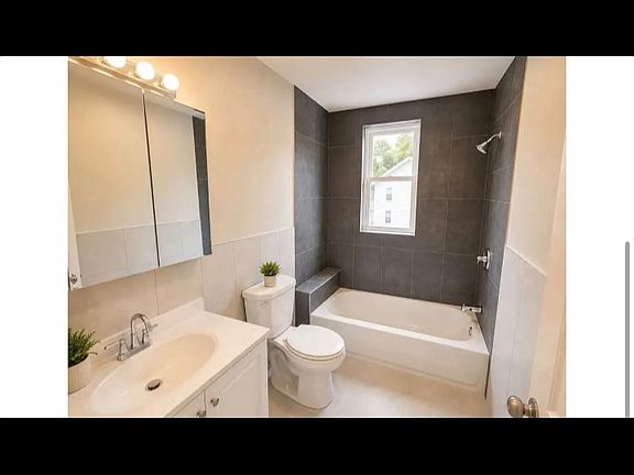 4th image of 847-849 S 19th St #3LL