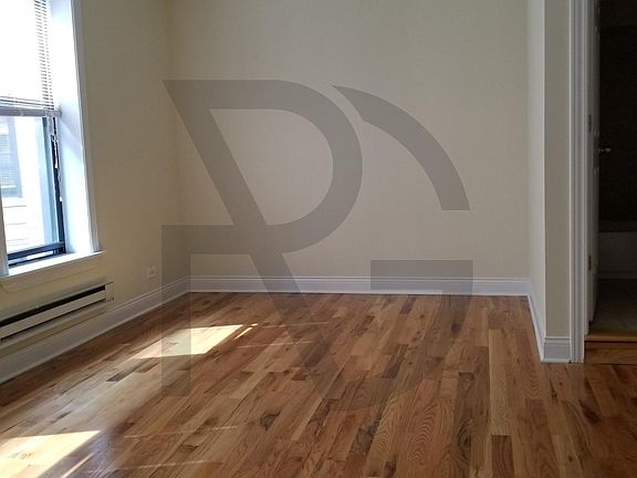 4th image of 428 W Belden Ave #U12