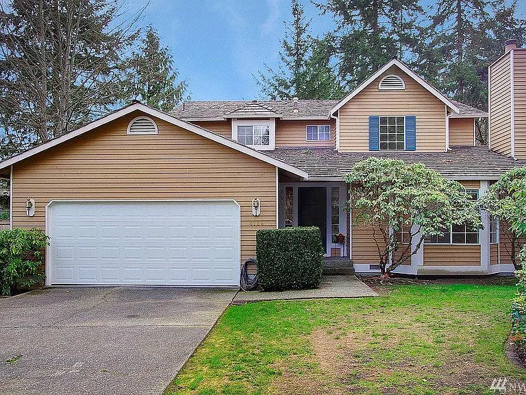 4124 211th Ct NE — Photo 1