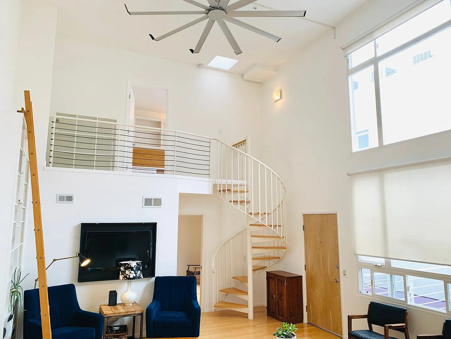 Top Floor 2BD/2BA Gorgeous Condo Located in the Heart of Little Italy! $3,700/mo! — Photo 3