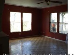 17604 Oxenham Ave, Spring Hill, FL 34610