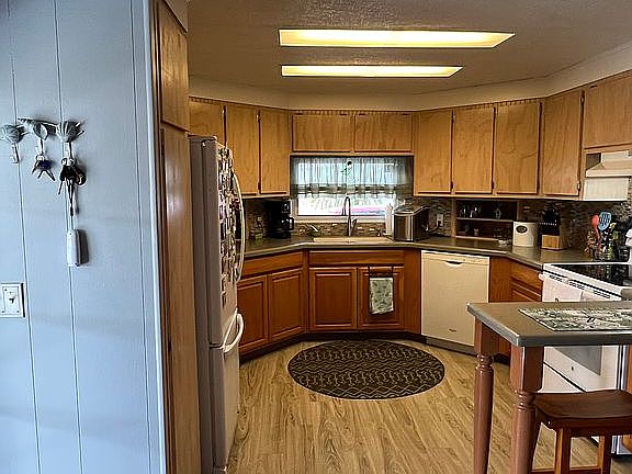 3rd image of 14424 Ulysses Dr