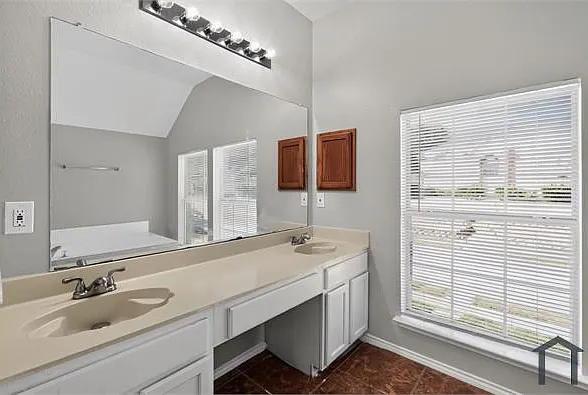 2313 Valley Falls Ave — Photo 34