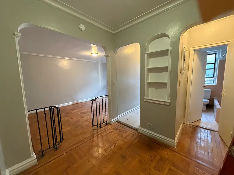 253 E 181st St #4B — Photo 4