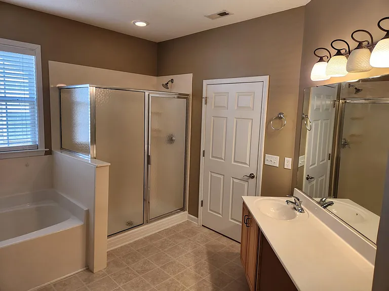 1 Hollow Crest Way — Photo 9