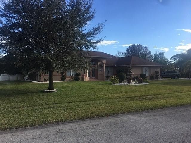 1st image of 517 NW Salina Ter