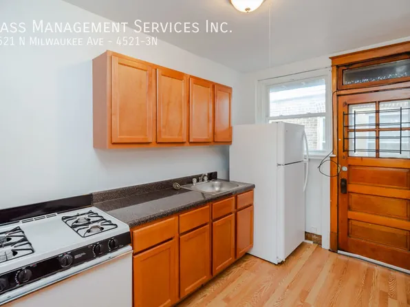 4521 N Milwaukee Ave #3N, Chicago, IL 60630
