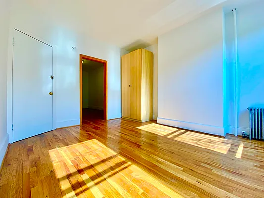 Rented by Capri Jet Realty Corp | media 1