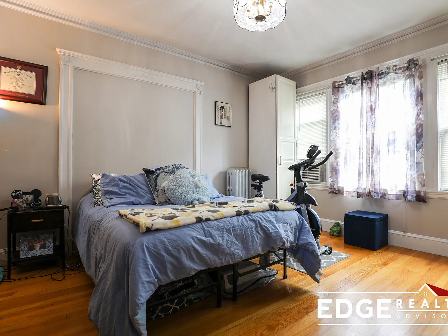 3 bed, 1200 sqft, $3,300 — Photo 2