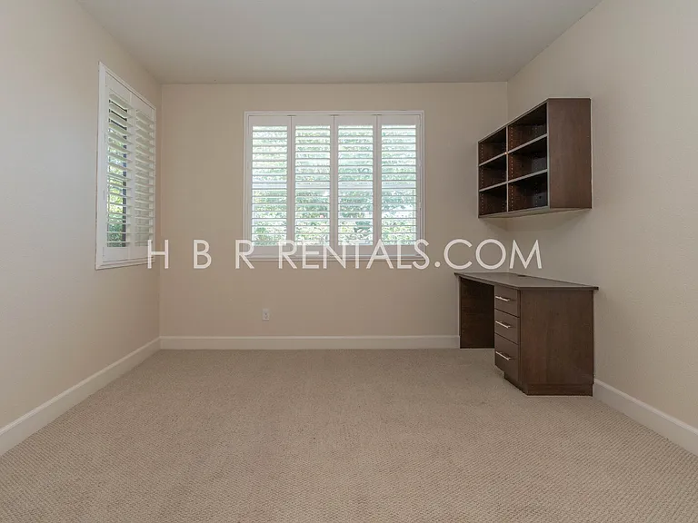 1496 Dairy Dr — Photo 11