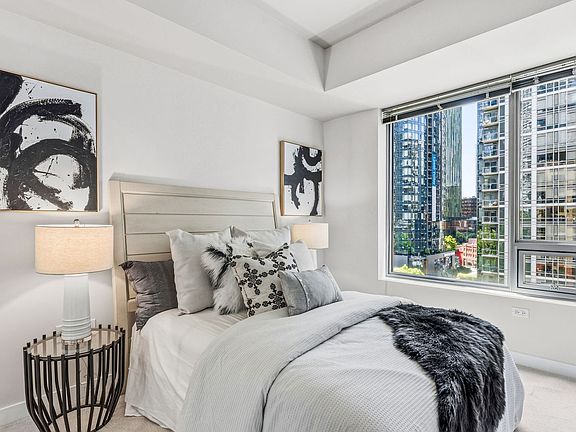 3rd image of 910 Lenora St APT 809