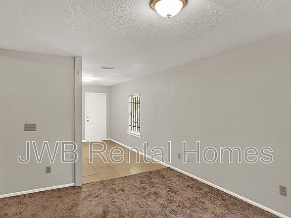 4th image of 2310 Palafox St