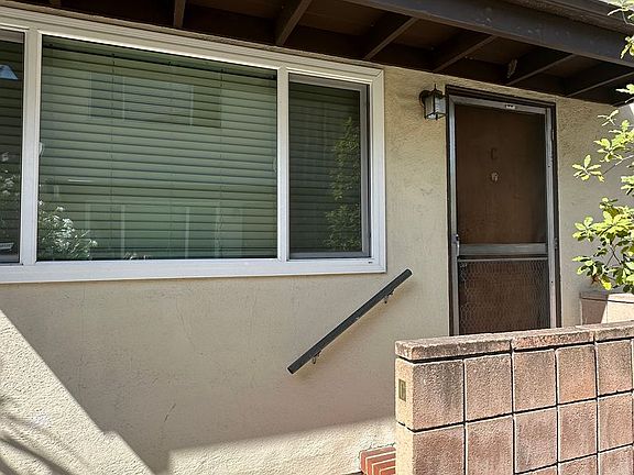 3rd image of 129 Hawthorne Ave Unit C
