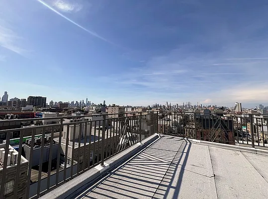 Rented by Arché Nest | media 9