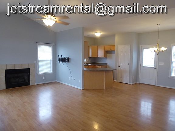Open living room, dining room and kitchen -so spacious!