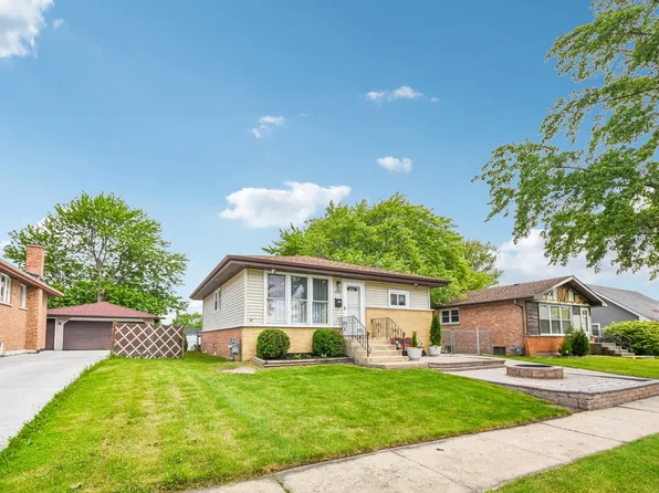 4428 Lisa Ln, Oak Forest, IL 60452