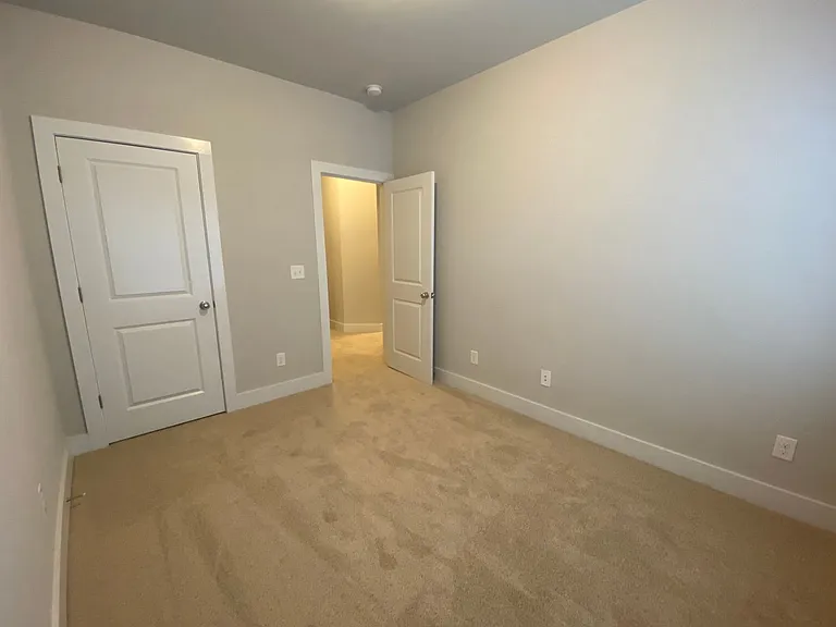 3779 Oxford Cir — Photo 13