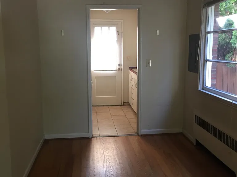 427 NE Ravenna Blvd — Photo 4