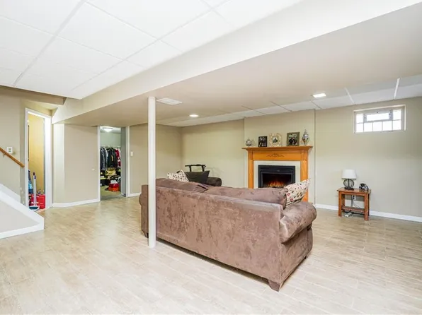 381 Burgher Avenue image 27 of 41