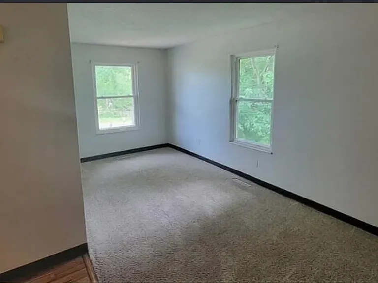 807 N Clark Ave — Photo 7
