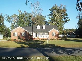 5304 Simmons Dr, Lumberton, NC 28360