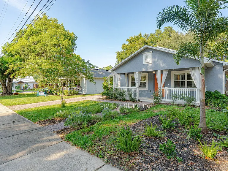 2403 Mayer St — Photo 2