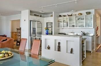 2nd image of 85 E India Row-unit 15c D