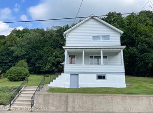 631 Cemetery St, Jermyn, PA 18433