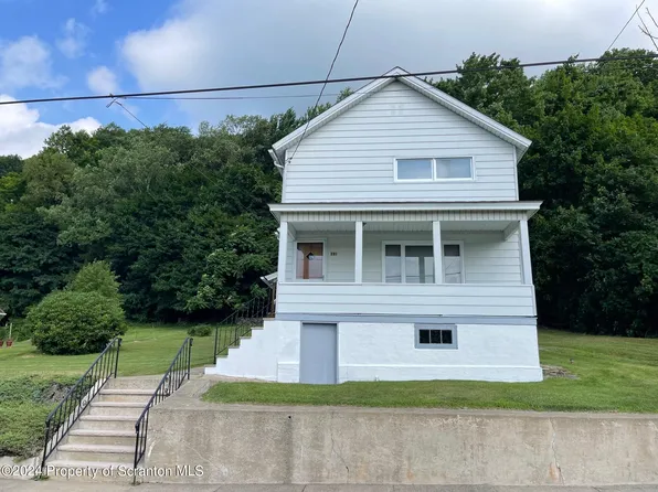 631 Cemetery St, Jermyn, PA 18433